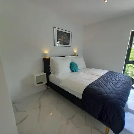 Lägenhet Luxury Beachfront Penthouse With Whirlpool And Spacious Rooftop Terrace, Vinjerac