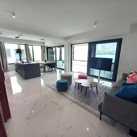 Lägenhet Luxury Beachfront Penthouse With Whirlpool And Spacious Rooftop Terrace,