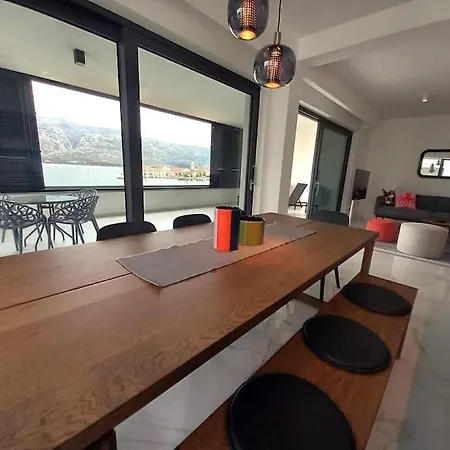 Luxury Beachfront Penthouse With Whirlpool And Spacious Rooftop Terrace,