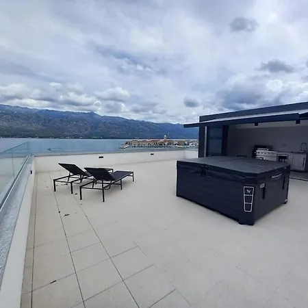 Lägenhet Luxury Beachfront Penthouse With Whirlpool And Spacious Rooftop Terrace,