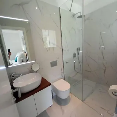 Lägenhet Luxury Beachfront Penthouse With Whirlpool And Spacious Rooftop Terrace,